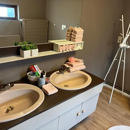 Station 64 A1 Bruxelles-charleroi-airport Casa vacanze