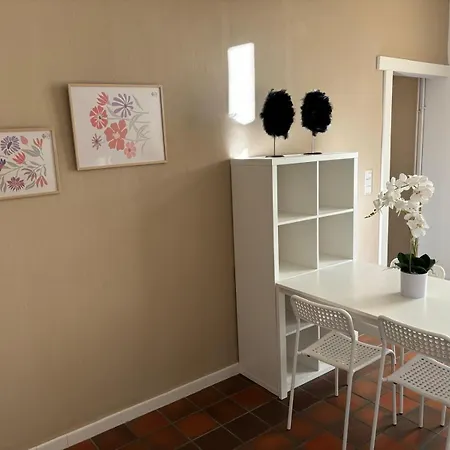Holiday home Station 64 A1 Bruxelles-charleroi-airport *